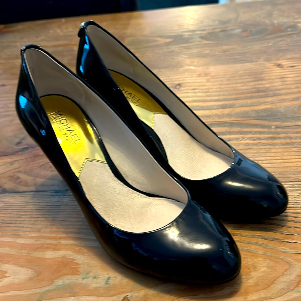 Michael Kors MK-Flex Pump Black Patent 8.5 Like New